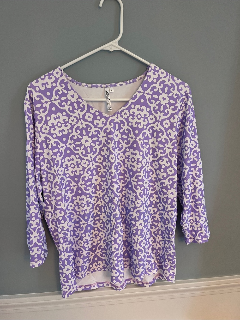 Lulu-B Lavender and White V-Neck Long Sleeve Tee